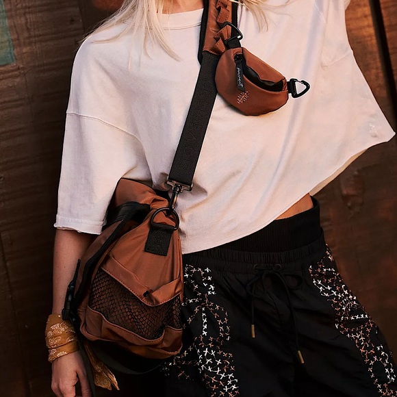 NEW Free People Move With It Messenger Bag - Picture 16 of 16